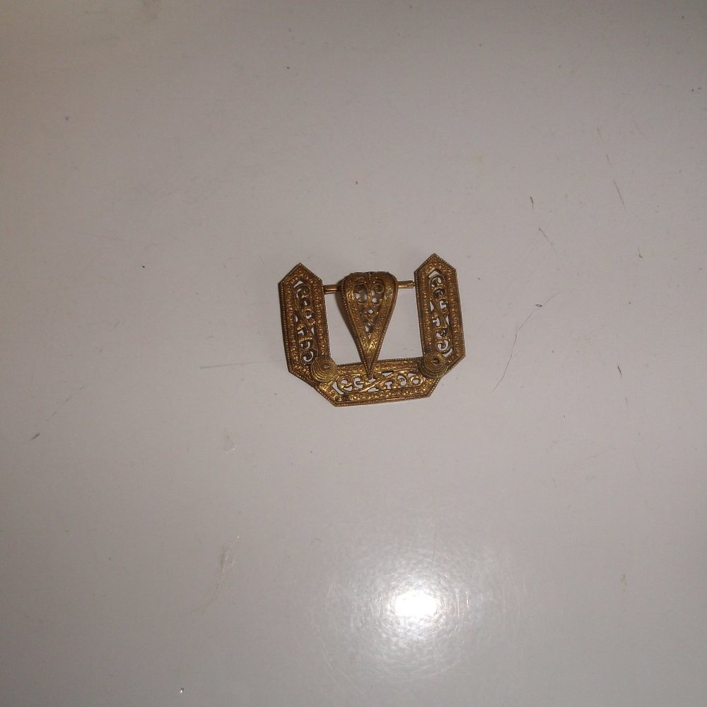 Antique ladies scarf clip gold filigree